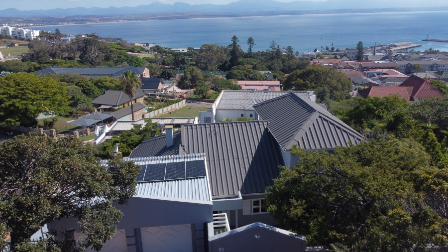 4 Bedroom Property for Sale in Mossel Bay Central Western Cape